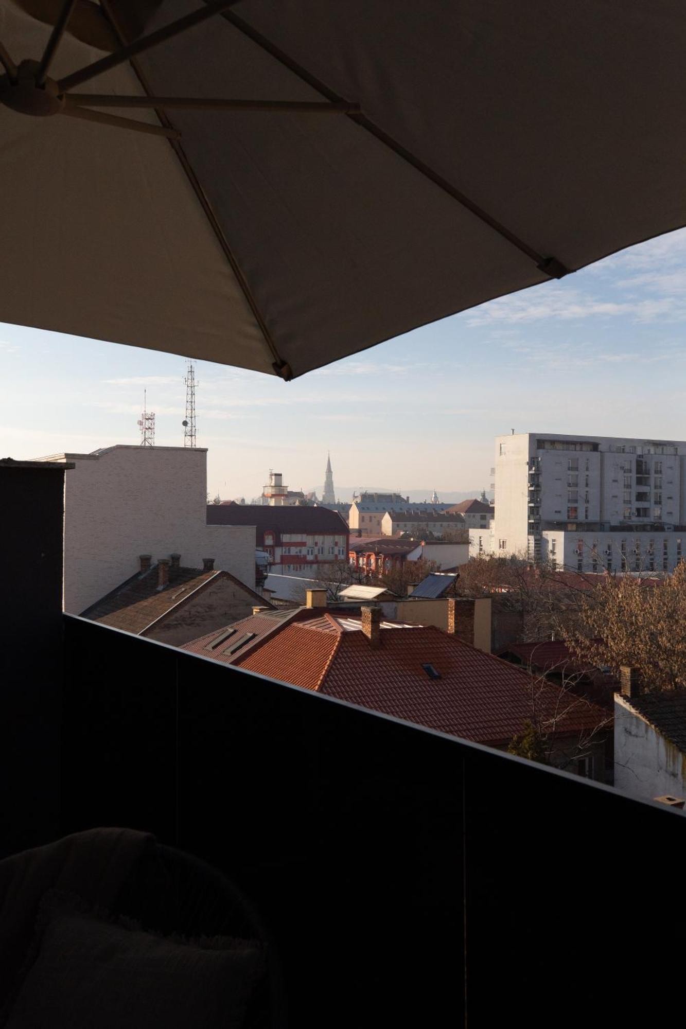 Unique City View Apartment Balcony & Parking Space Cluj-Napoca Eksteriør bilde